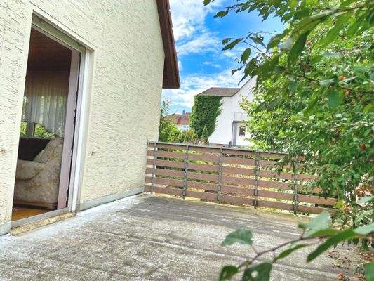 Freisitz auf Garagendach - Zugang über Wohnzimmer im EG