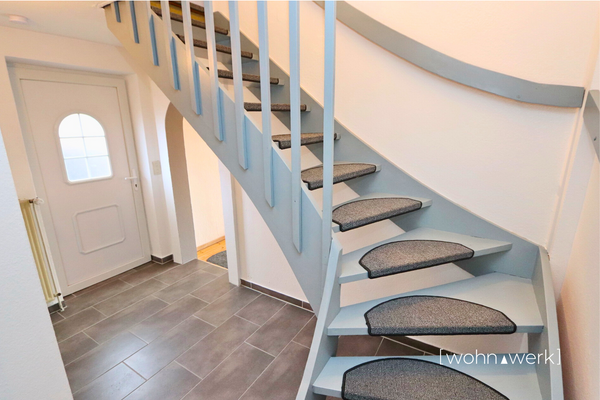 Einliegerwohnung Flur.JPG