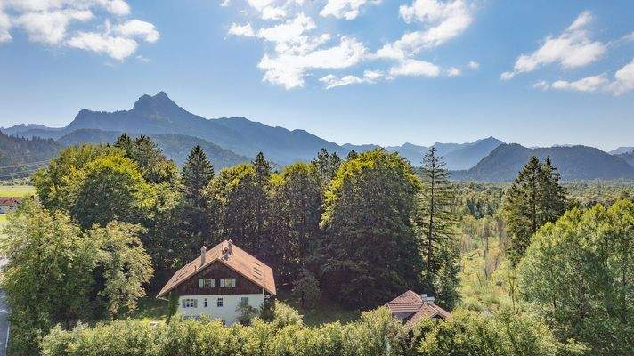 KITZIMMO-Historische Villa in idyllischer Lage kaufen - Immobilien Pinswang Tirol.
