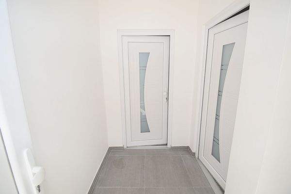 Eingänge Whg1 und Whg2.jpg