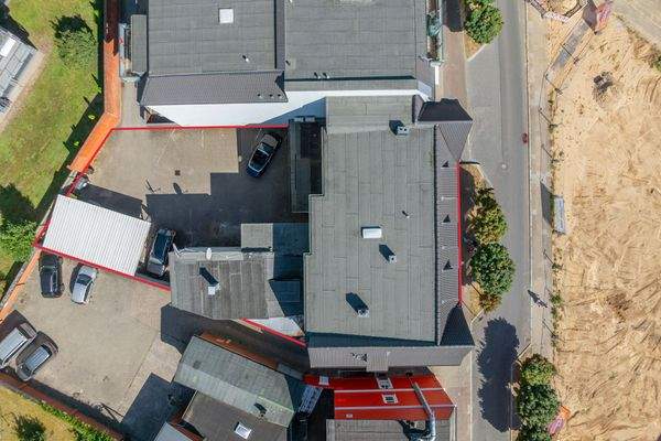 Grundstück mit 5 freien- und 3 Carportstellplätzen
