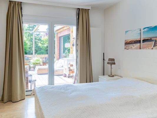 Schlafzimmer mit Terrassenzugang