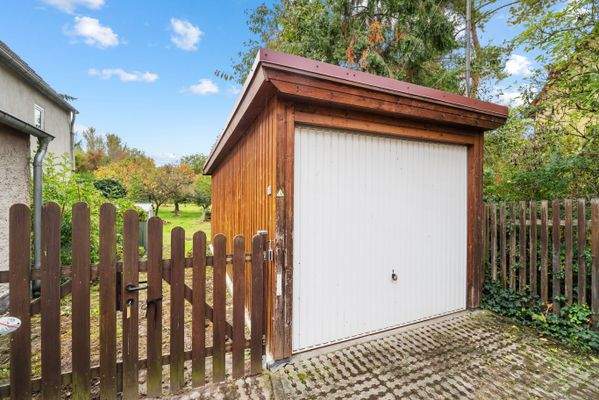 Gartengrundstück Garage