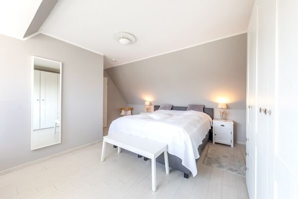 Schlafzimmer I REH