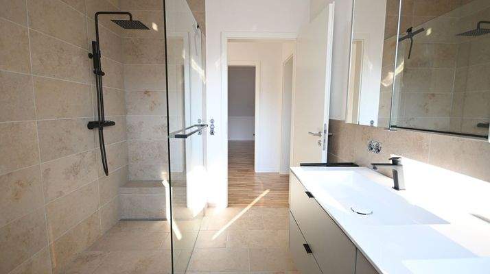 Bad mit Wellnessfeeling