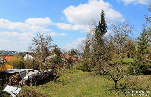 Angrenzende Grundstücke