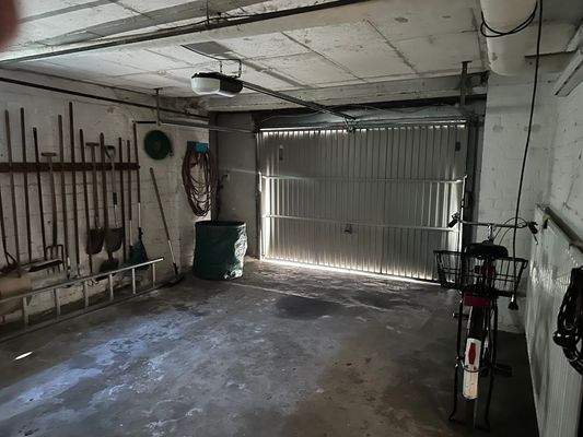 Garage im Keller