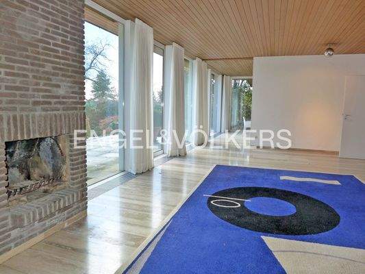 Wohnbereich mit offenem Kamin