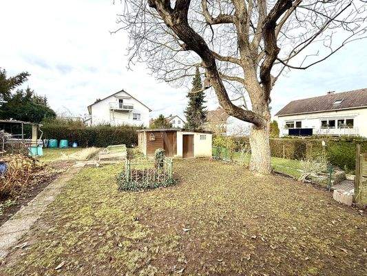 Großzügiger Garten