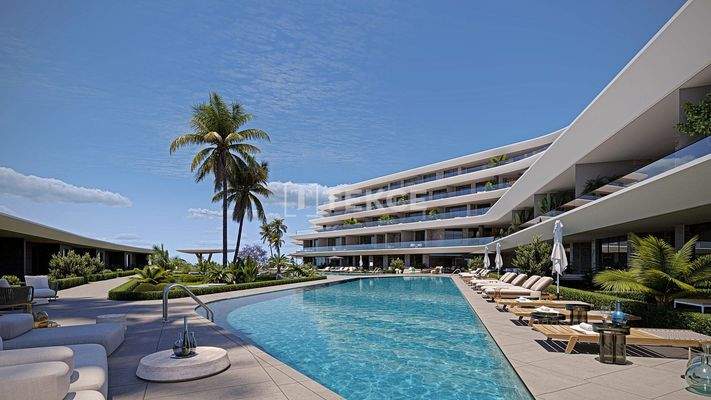 Sea View Real Estate in a Beachfront Complex in Çeşme