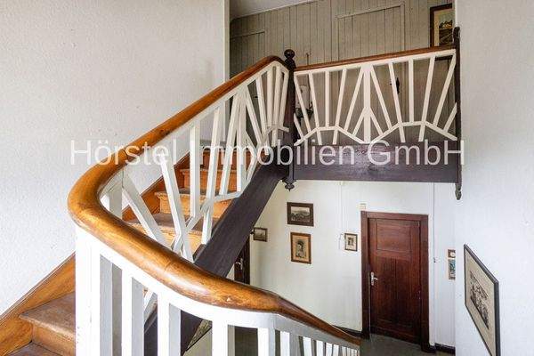 Treppenaufgang zum Dachgeschoss
