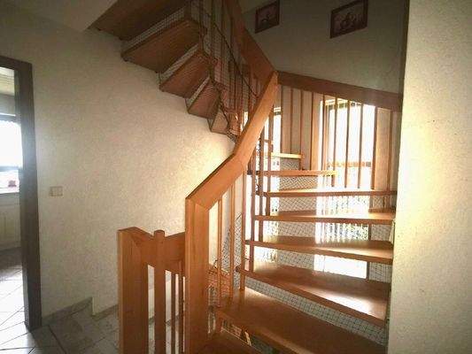 Sehr schöne Holztreppe