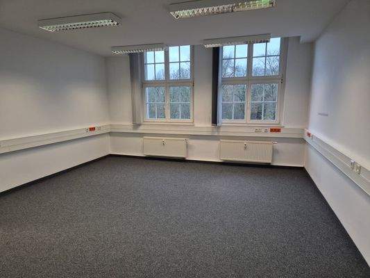 Blick in ein kleineres Büro / Doppelbüro