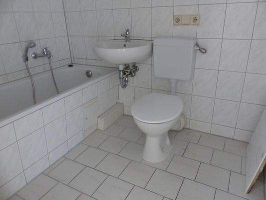 Badezimmer mit Waschmaschinenanschluss