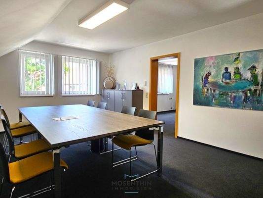 Büro im OG