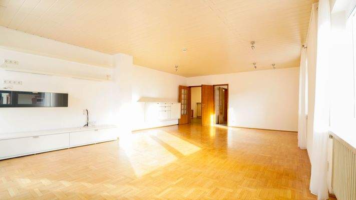 Großzügiges Wohnzimmer