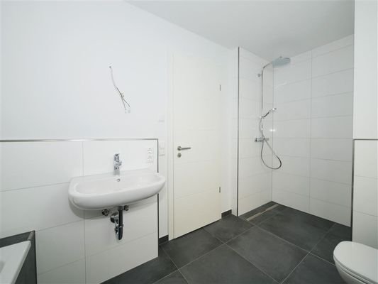Bad mit bodengleicher Dusche