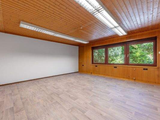 Büro oder Hobbyraum im KG