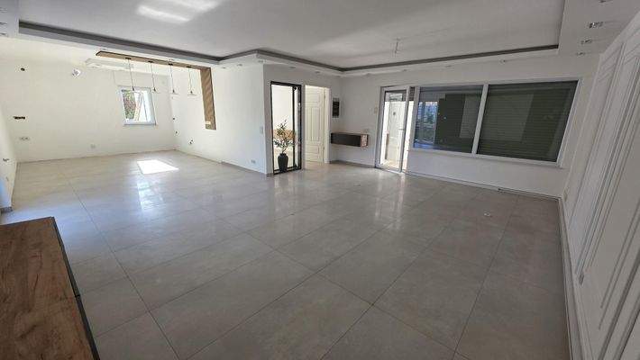 Wohnzimmer,Küche, Zugang Wintergarten