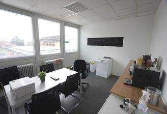 Personalraum mit Dachterrasse