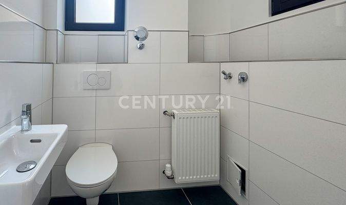 separates WC