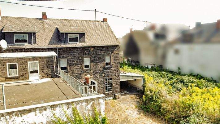 Terrasse, Bestandsgebäude und Baugrundstück