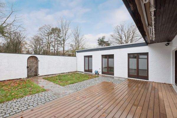 die geschützte Terrasse