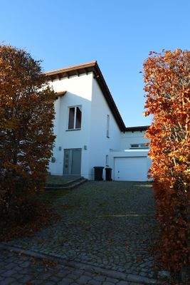 Außen_Eingang 1.JPG