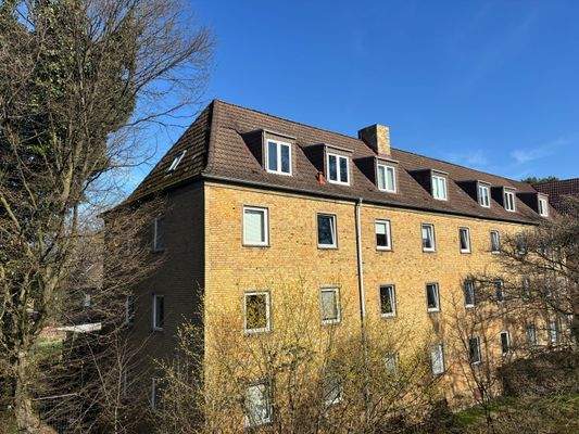 Rückseite zur S-Bahn