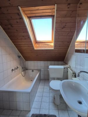 Bad Wohnung DG.jpg