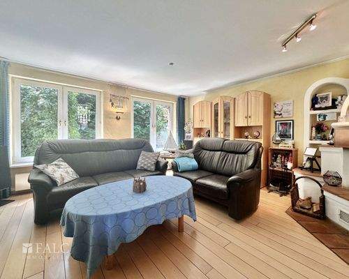 Wohnzimmer mit Kamin