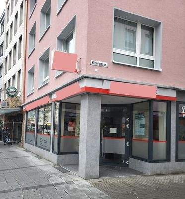 Fahrschule an Straßenecke