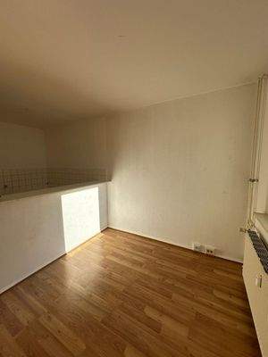 Helles Wohnzimmer mit Parkett