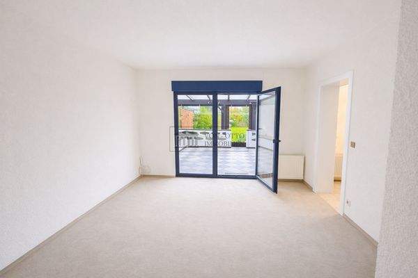 Helles Wohnzimmer zum Wintergarten