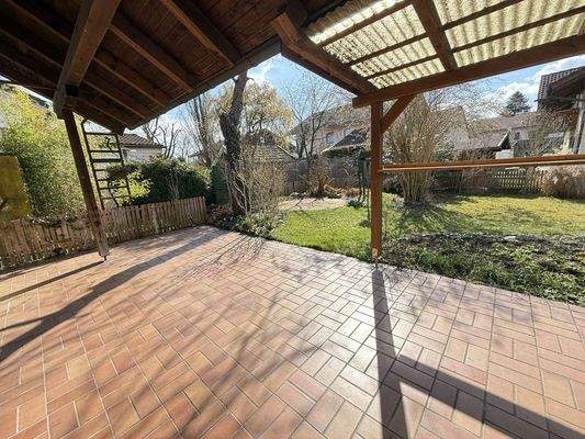 überdachte Terrasse