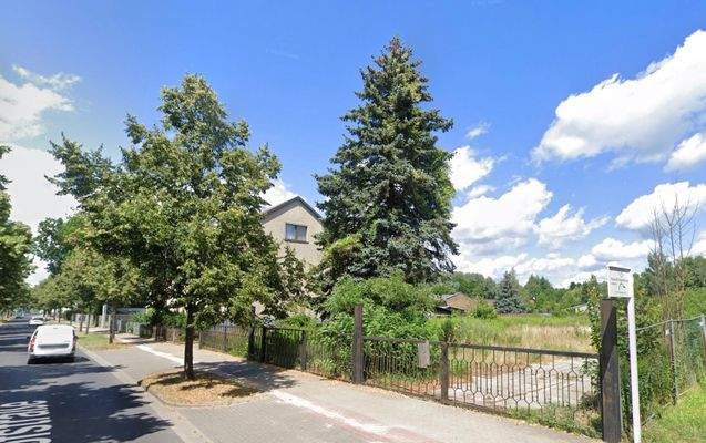 Frontansicht zum Baugrundstück