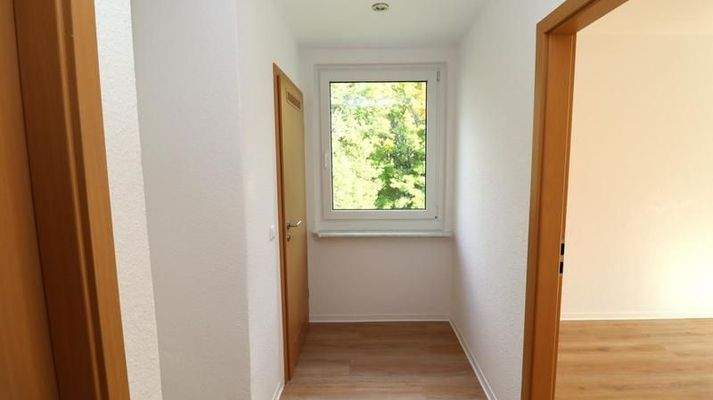 Flur mit Giebelfenster 