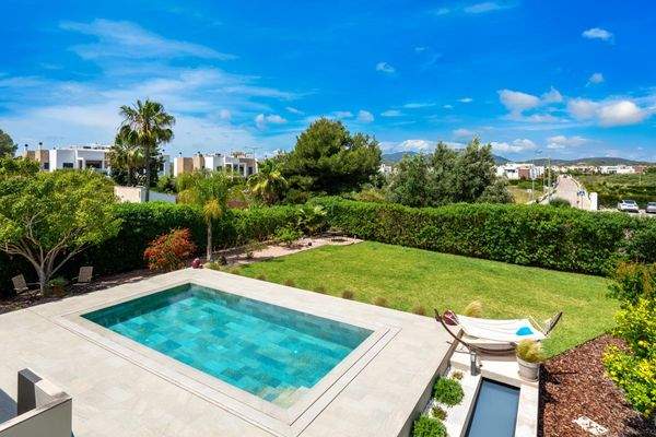 fe9af836-f426-495b-9e4a-b0469d031fa7