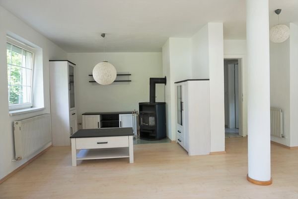 Wohnzimmer mit Kamin