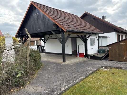 Carport und Garage