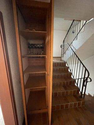 Treppenhaus mit Einbauschrank