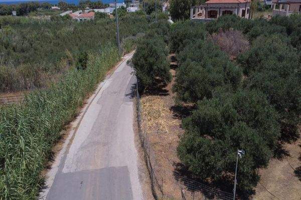 Kreta, Tavronitis: Schönes Grundstück mit Meerblick und hoher Baukapazität zu verkaufen