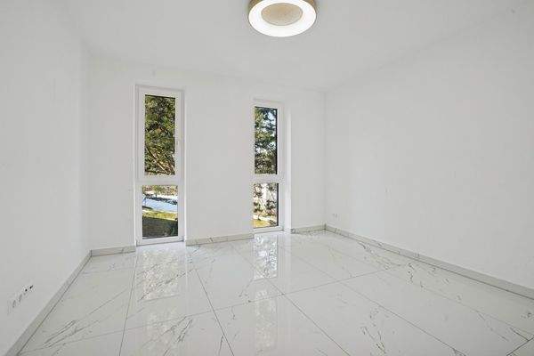 Büro/ Gästezimmer EG