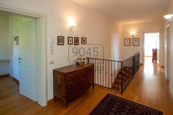 Exklusives Villenanwesen mit Seeblick in Garda - Gardasee