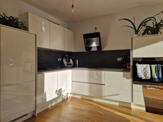 Einbauküche mit Elektrogeräten