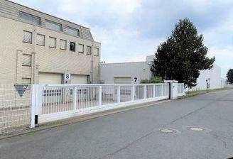 Rampenbereich mit Rolltor