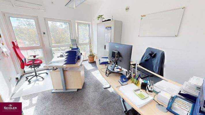 OG - Großzügiges Büro 3