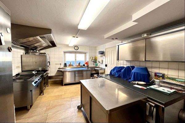 Industrieküche im EG