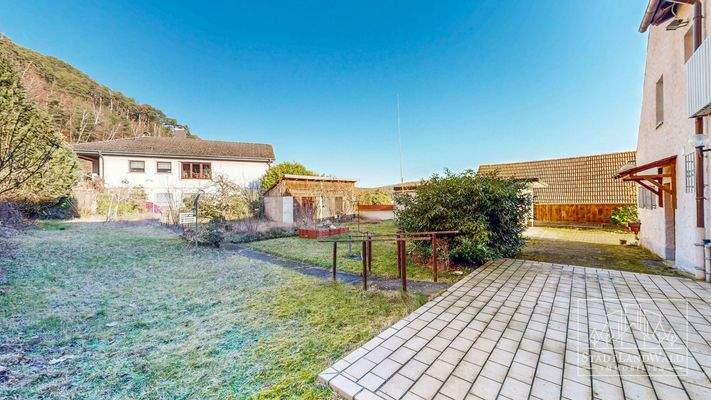 Garten - Blick von der Terrasse