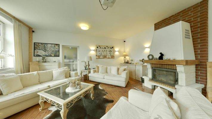 Das großzügige Wohnzimmer